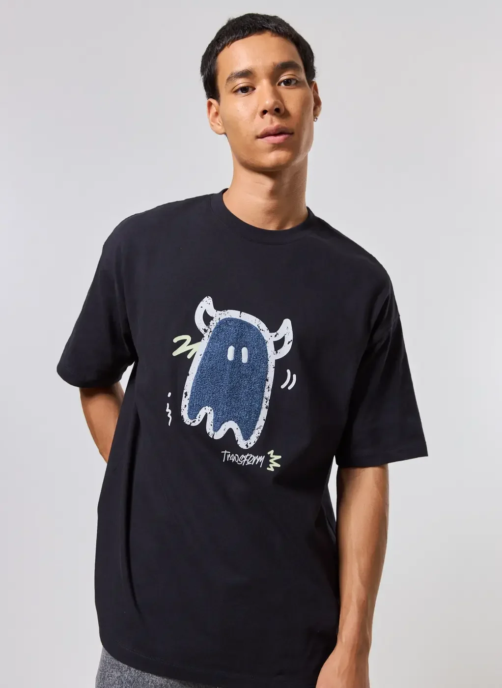 Camiseta Oversized Fantasma Chenille