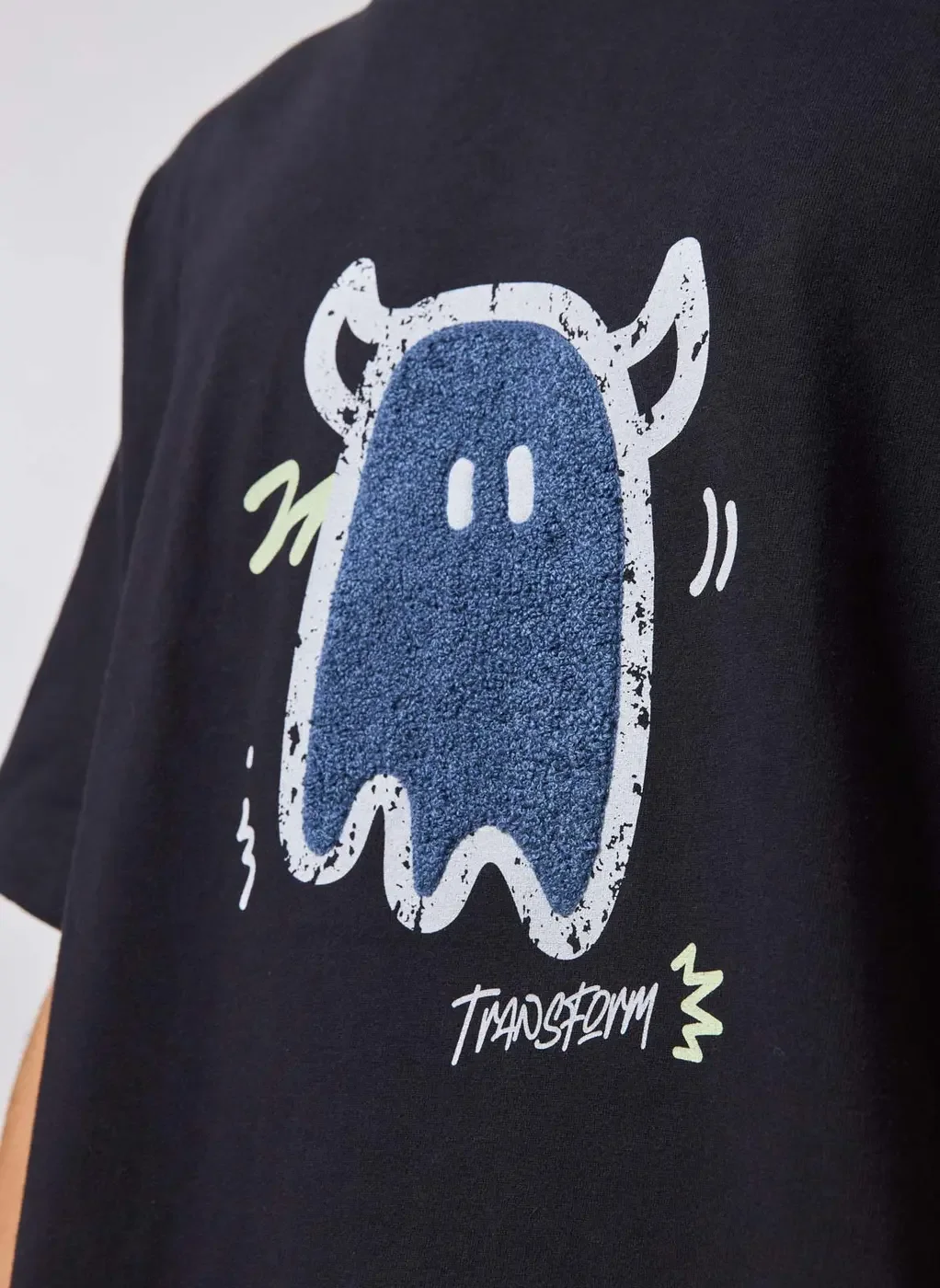 Camiseta Oversized Fantasma Chenille