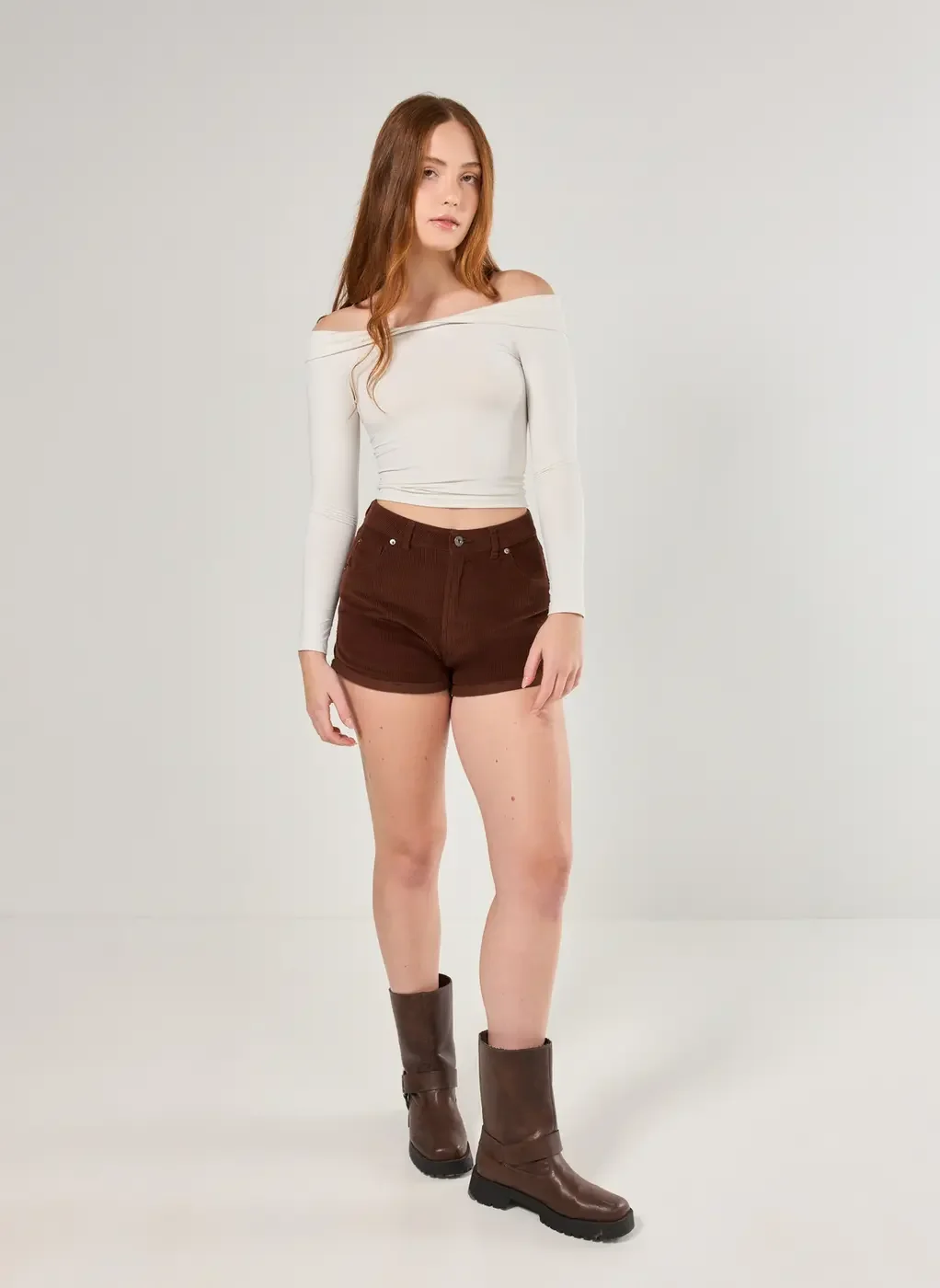 Short Mom Em Veludo Cotelê