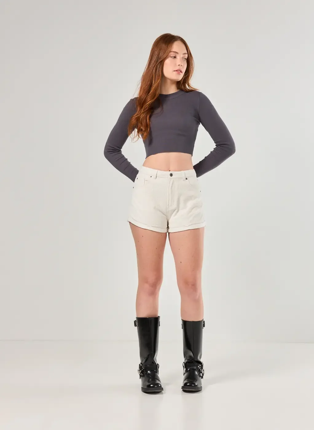 Short Mom Em Veludo Cotelê