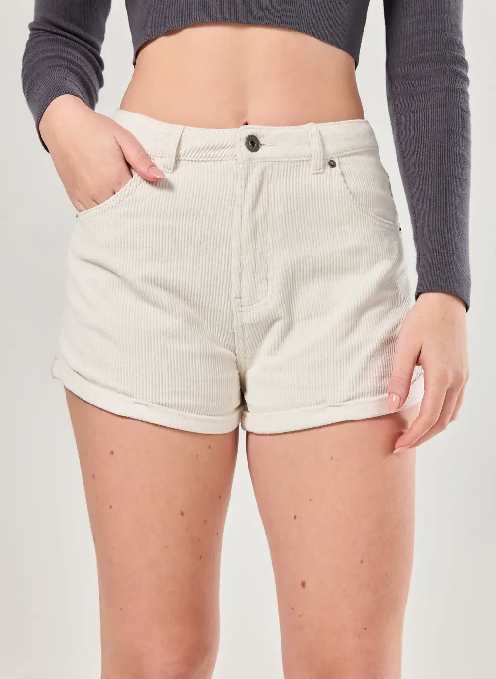 Short Mom Em Veludo Cotelê