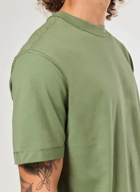 Camiseta Comfort Costuras Avessas