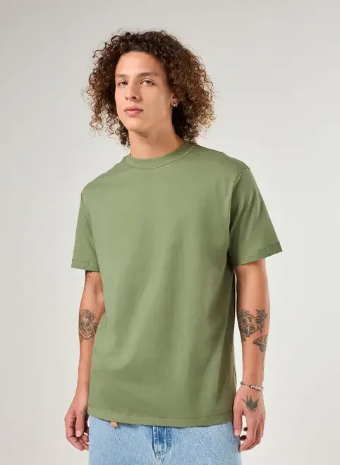 Camiseta Comfort Costuras Avessas