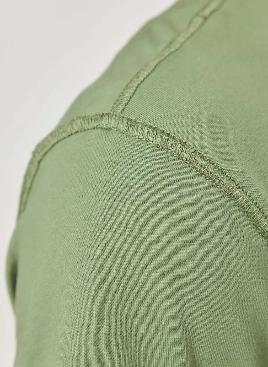 Camiseta Comfort Costuras Avessas