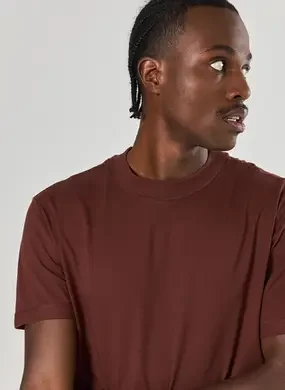 Camiseta Comfort Costuras Avessas