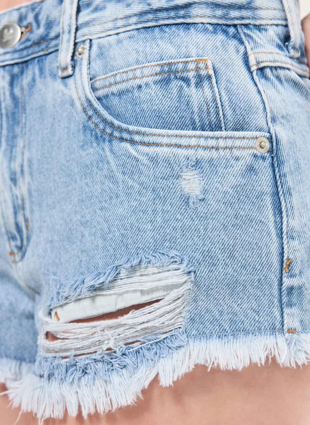 Short Jeans Curto Desfiado