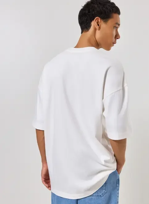 Camiseta Oversized Malhão Off-White Com Escrito