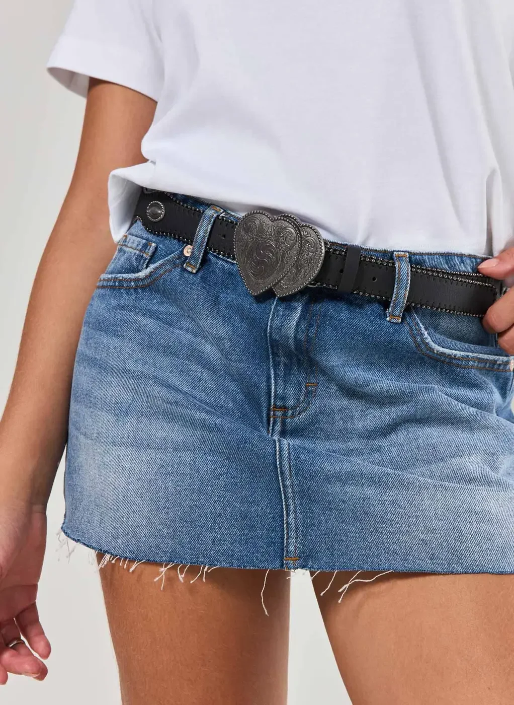 Cinto Preto Fivela Corações