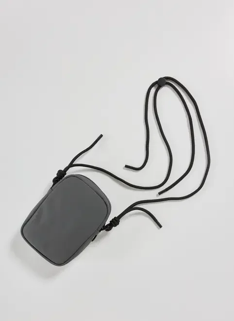 Bolsa Crossbody Cinza Com Cordas