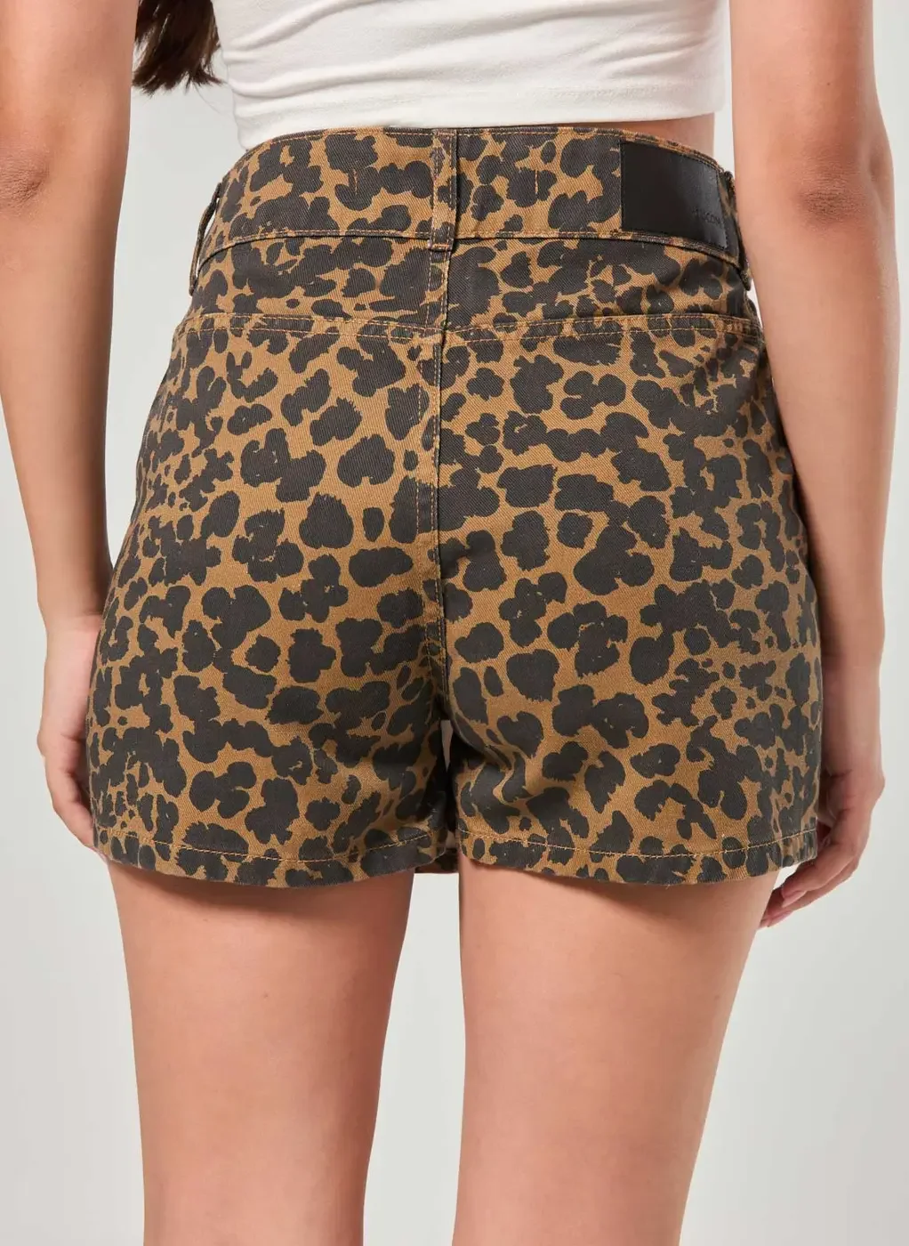 Short Saia Em Sarja Oncinha