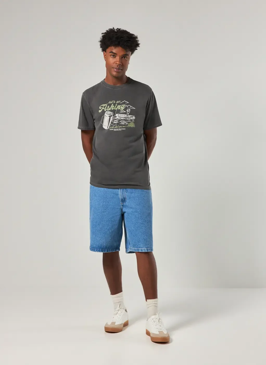 Camiseta Regular Preta Estonada Fishing