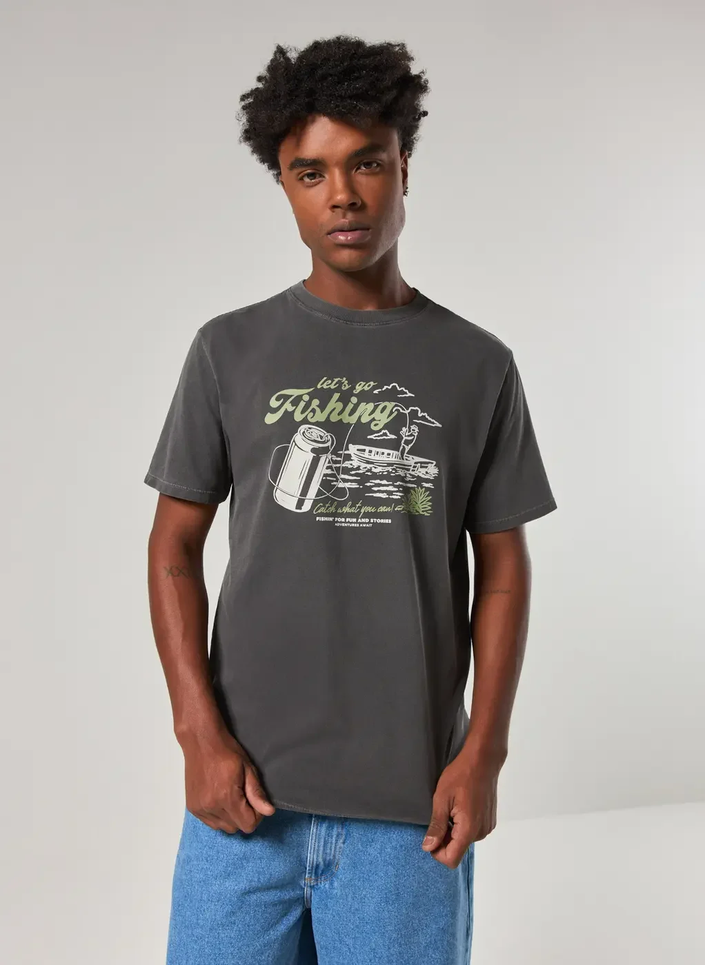 Camiseta Regular Preta Estonada Fishing