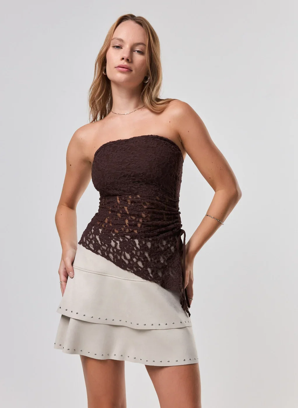 Blusa Em Renda Barra Assimétrica