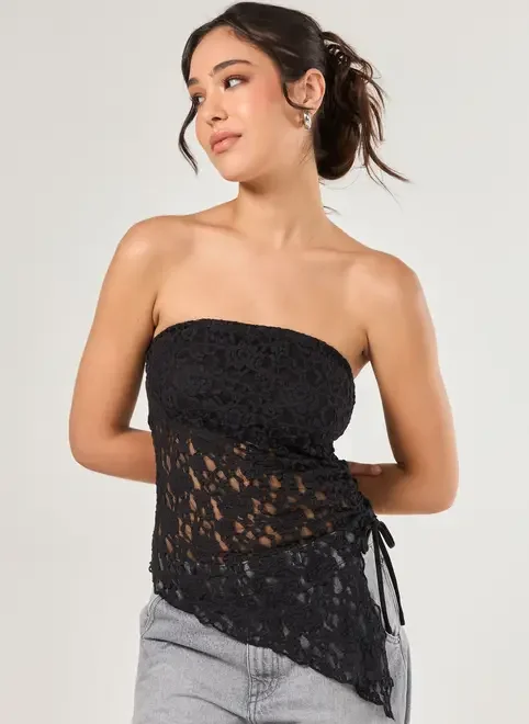 Blusa Em Renda Barra Assimétrica