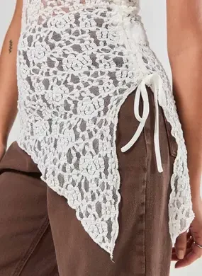 Blusa Em Renda Barra Assimétrica