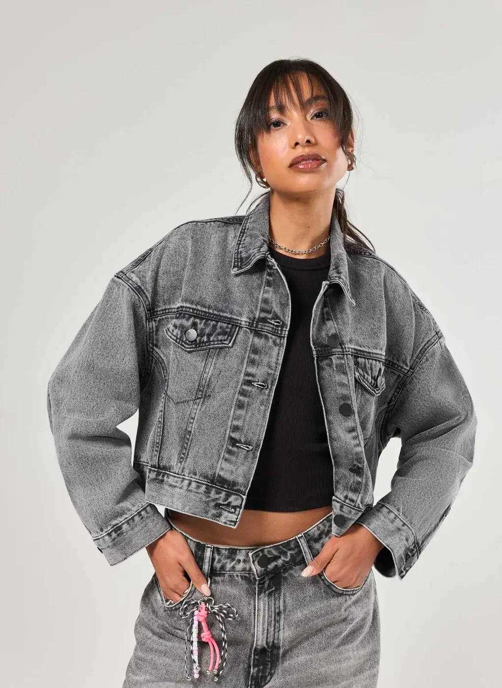 Jaqueta Jeans Cropped Com Bolso