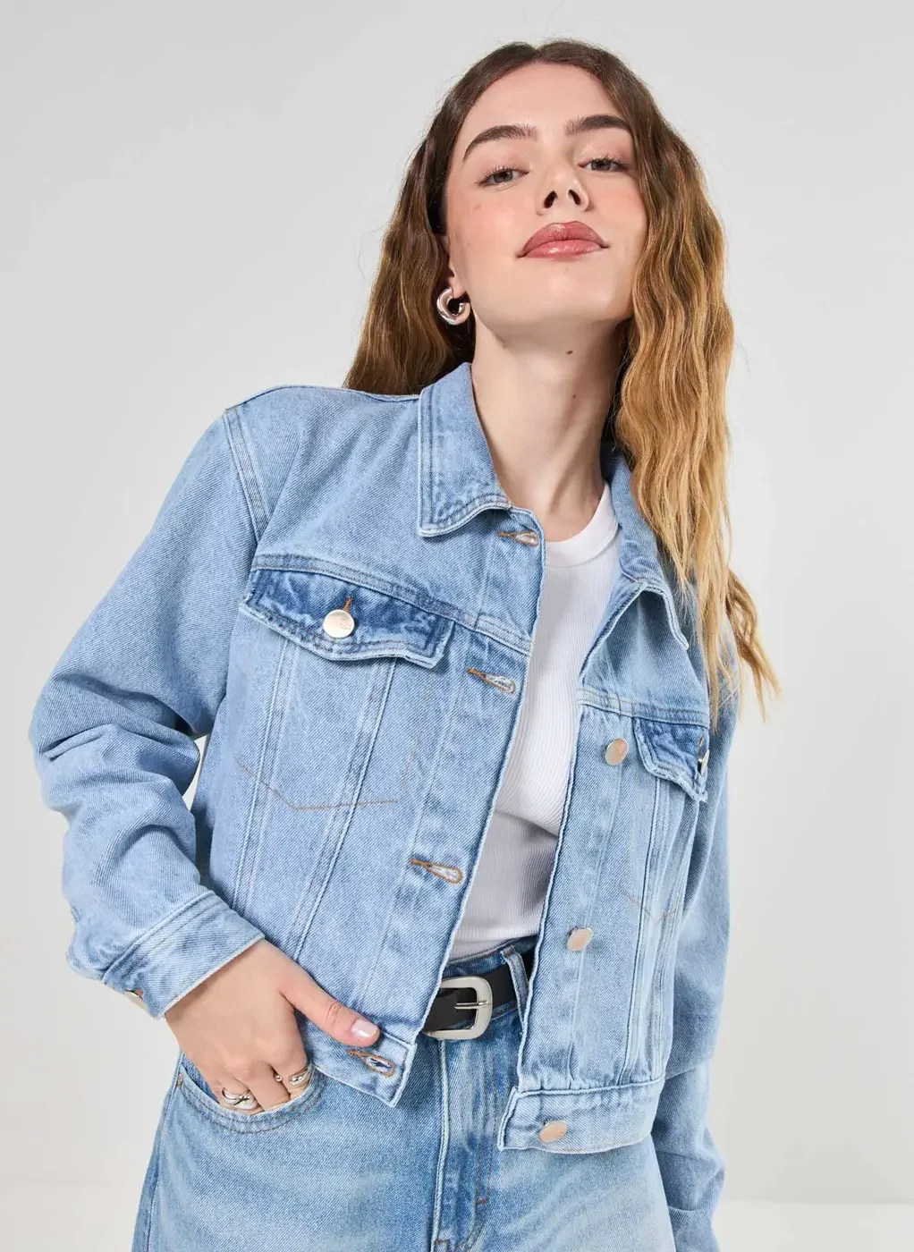 Jaqueta Jeans Cropped Botões