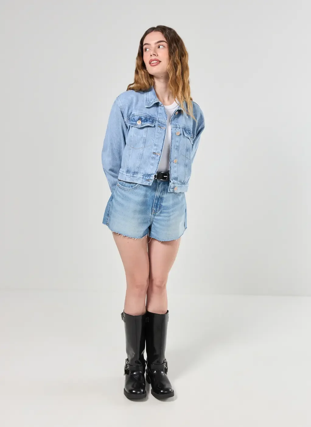 Jaqueta Jeans Cropped Botões