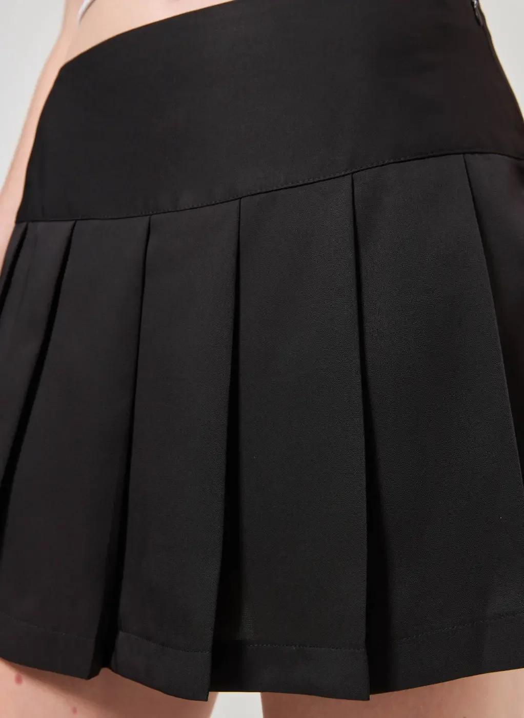 Saia Plissada Preta