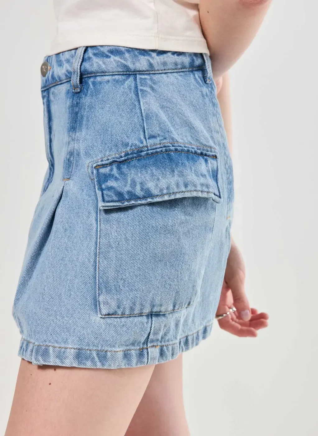 Short Saia Jeans Pregas Cargo