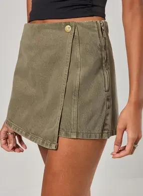 Short Saia Em Sarja Verde Militar