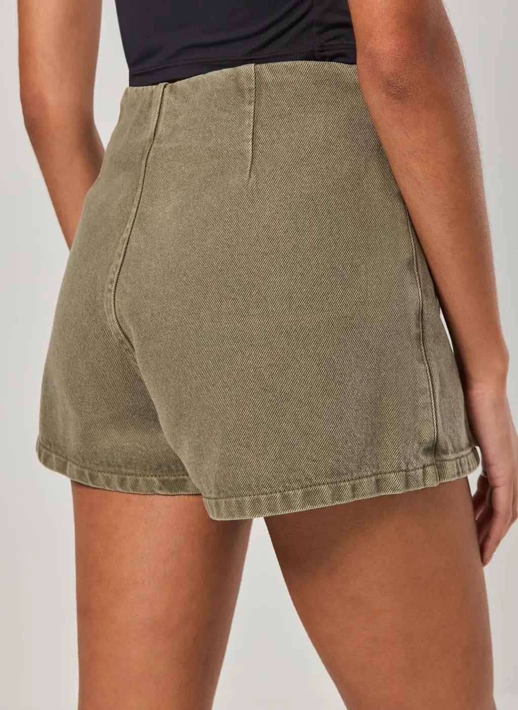 Short Saia Em Sarja Verde Militar