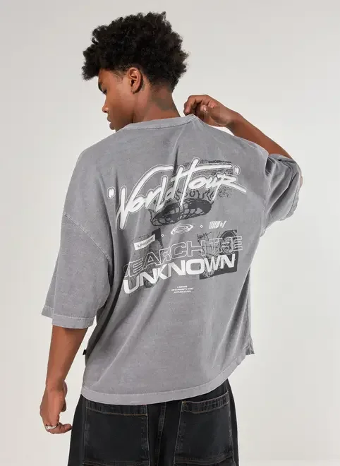 Camiseta Cropped Oversized Estonada World Tour