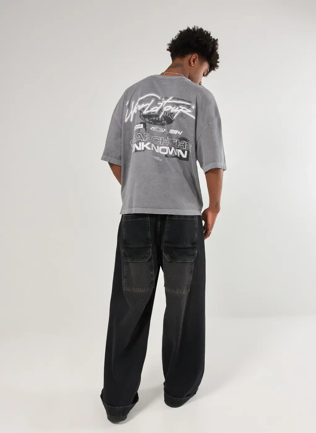 Camiseta Cropped Oversized Estonada World Tour