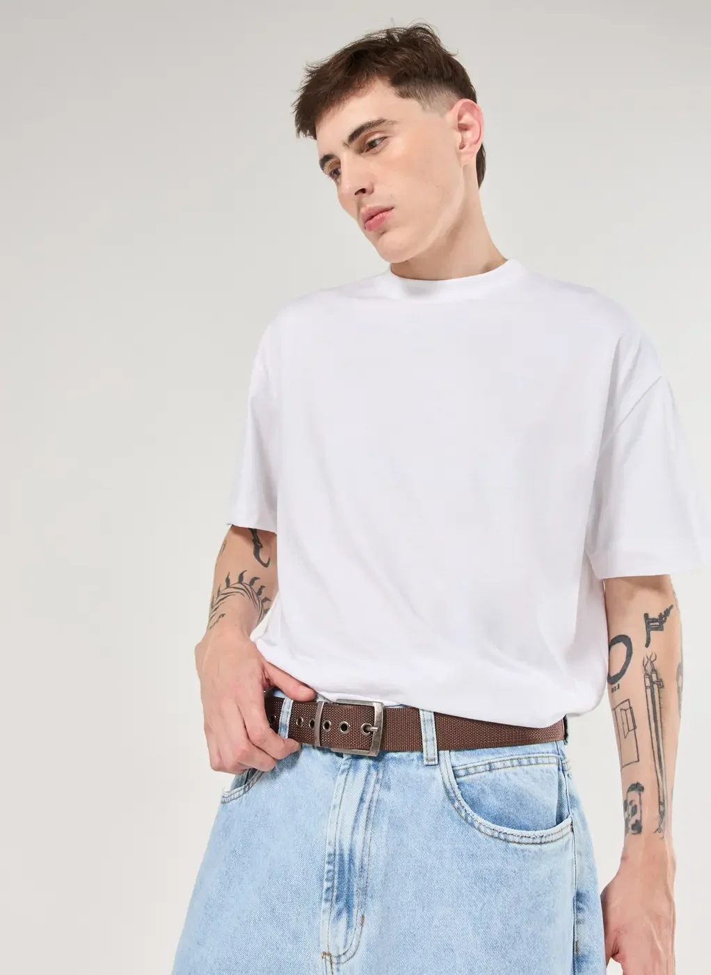 Cinto Marrom Texturizado Com Ilhós