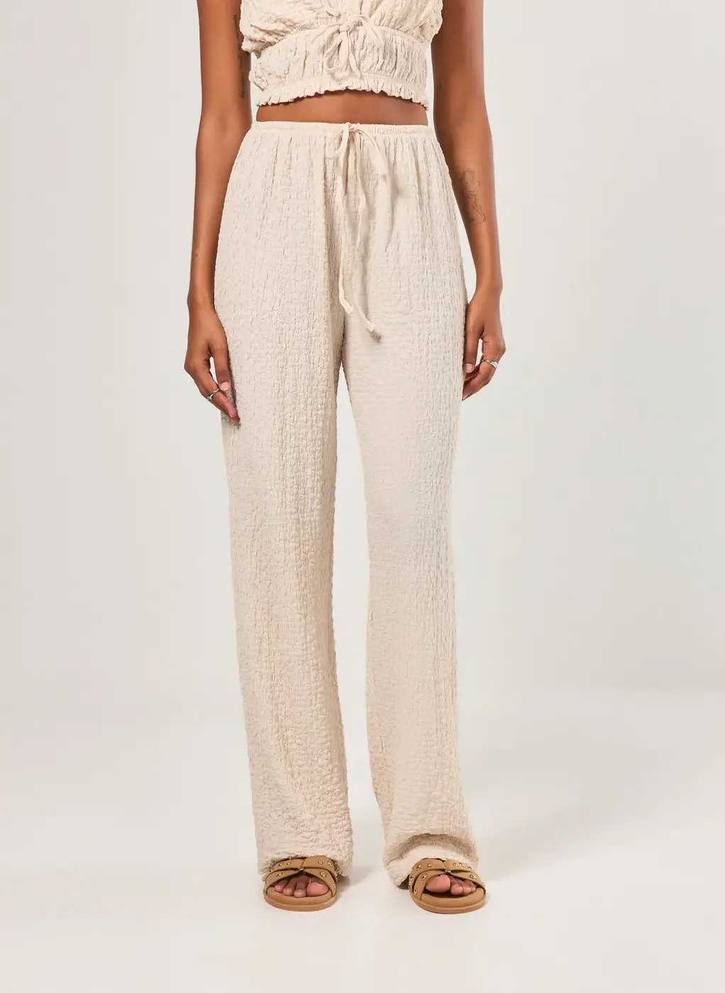 Calça Wide Leg Texturizada