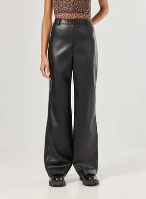 Calça Reta Em Poliuretano