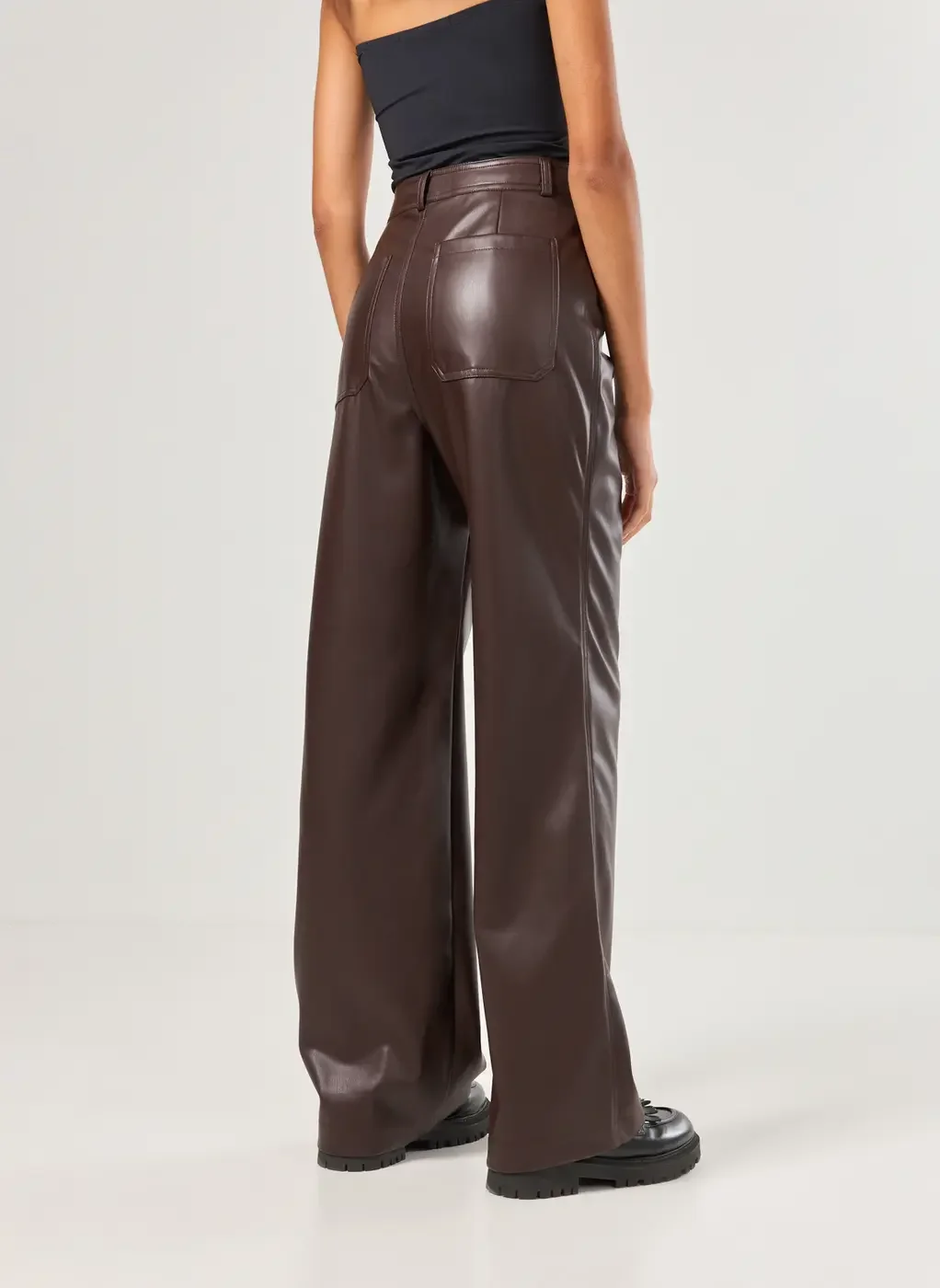 Calça Reta Em Poliuretano