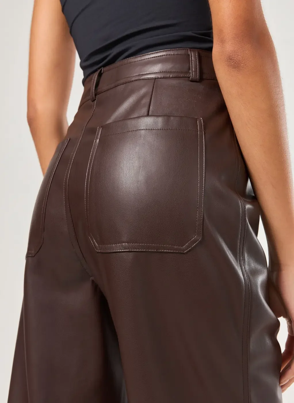 Calça Reta Em Poliuretano