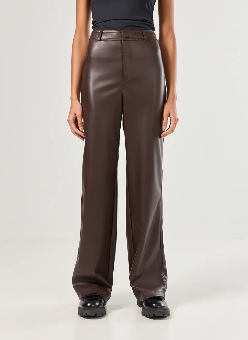 Calça Reta Em Poliuretano