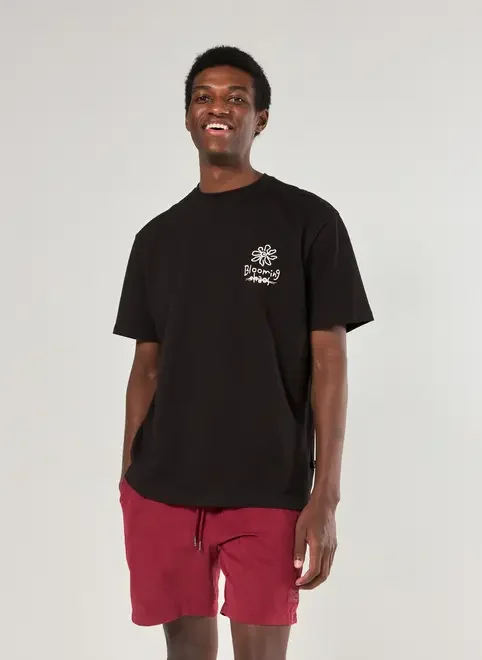 Camiseta Comfort Preta Blooming