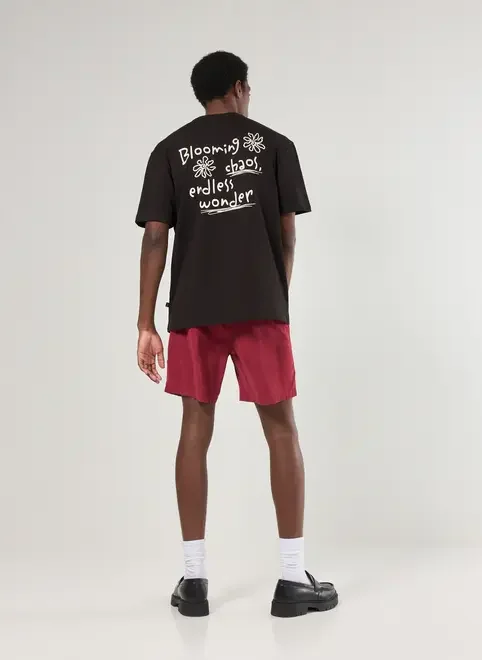 Camiseta Comfort Preta Blooming