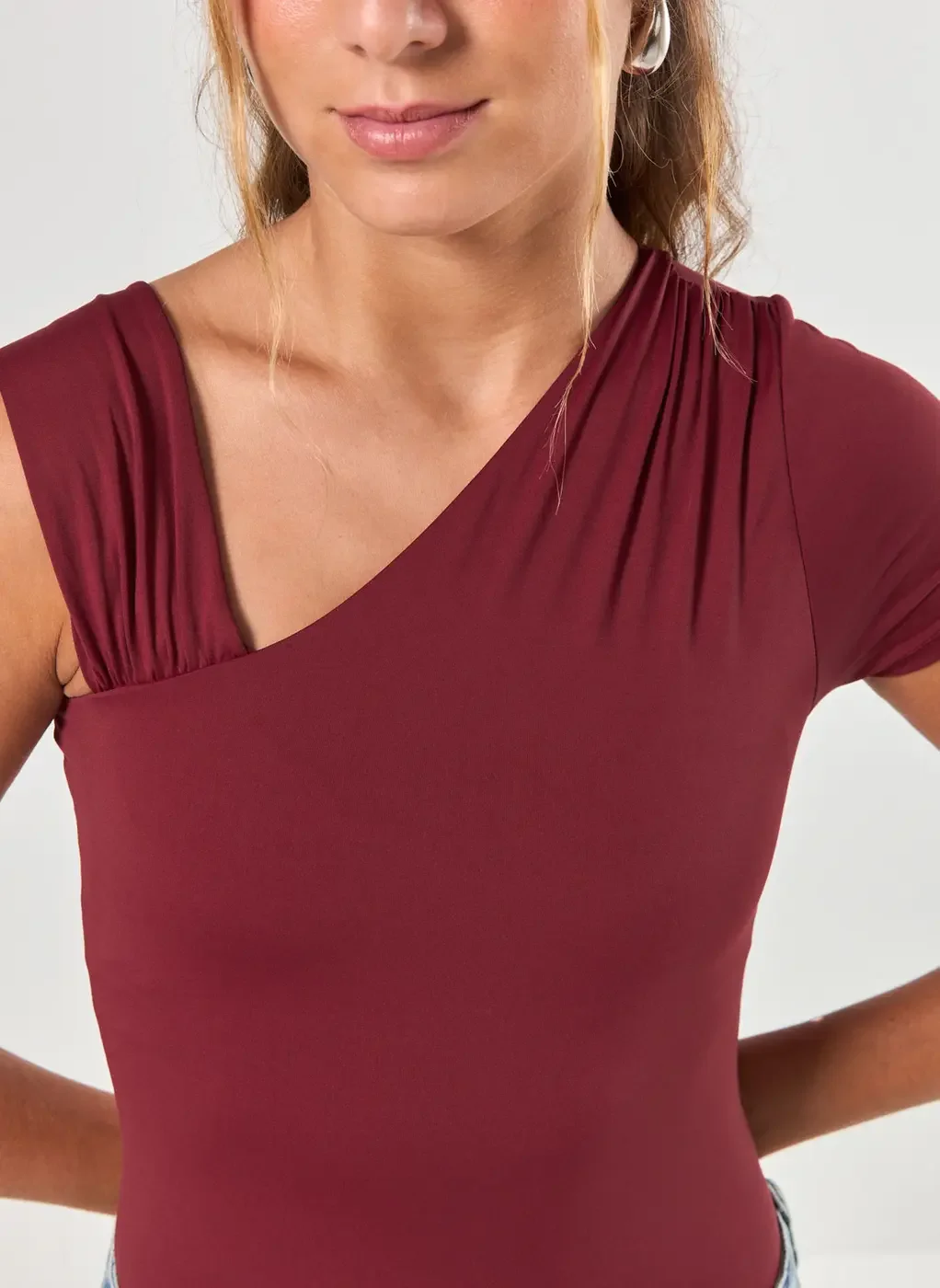 Body Poliamida Mangas Assimétricas