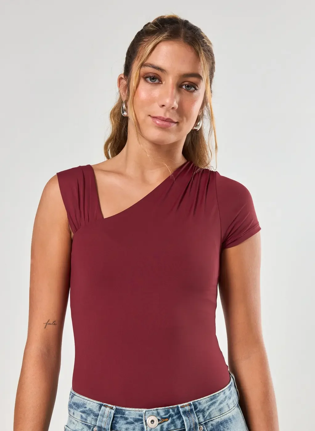 Body Poliamida Mangas Assimétricas