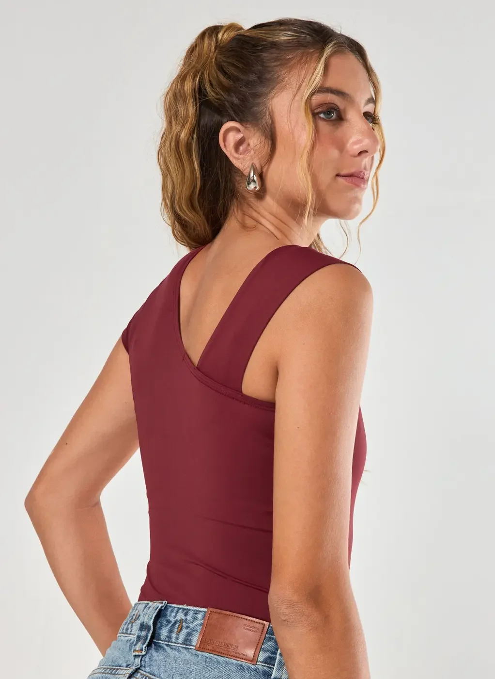 Body Poliamida Mangas Assimétricas