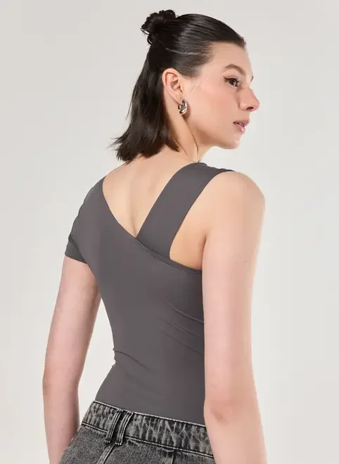 Body Poliamida Mangas Assimétricas