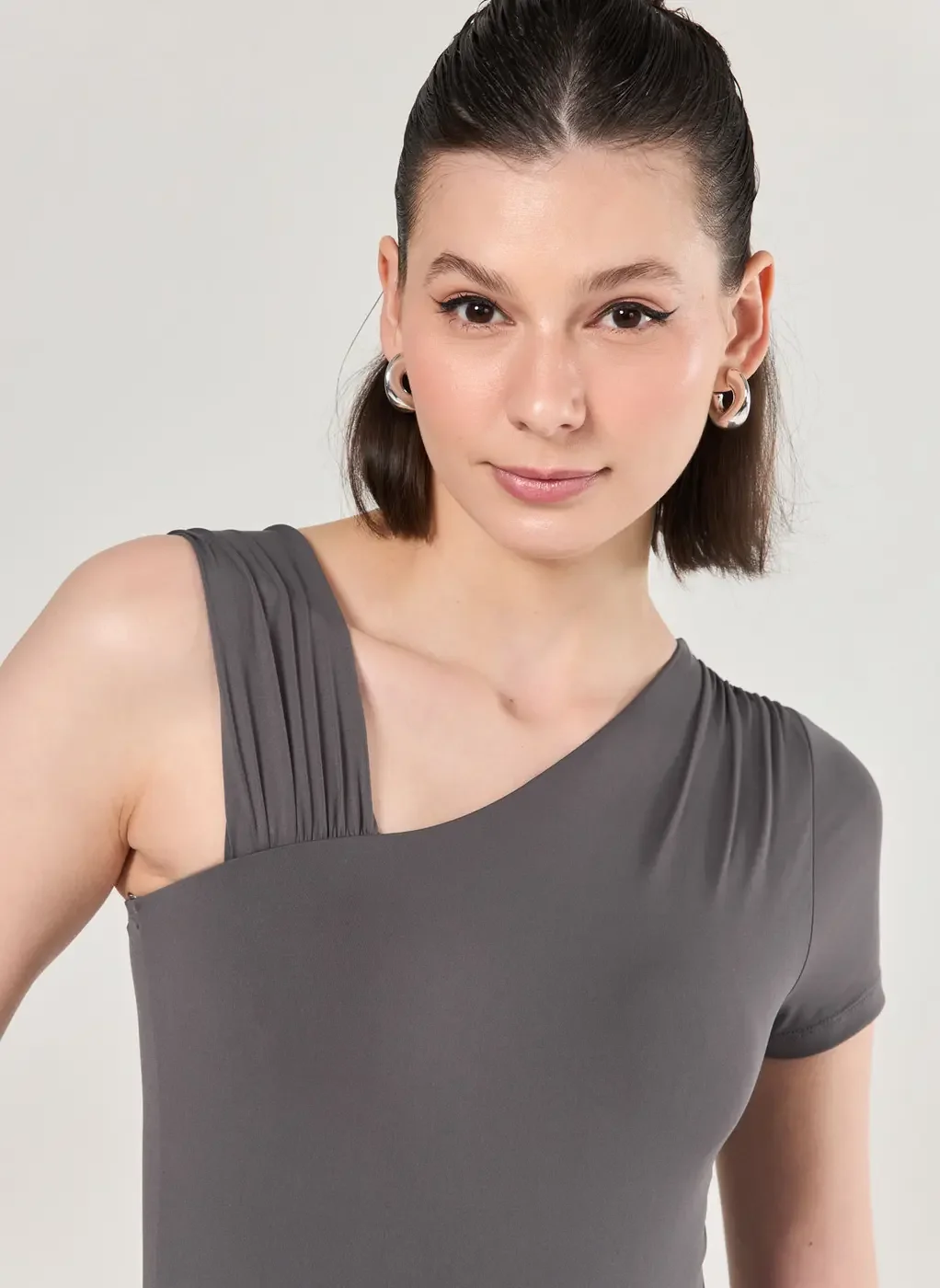 Body Poliamida Mangas Assimétricas