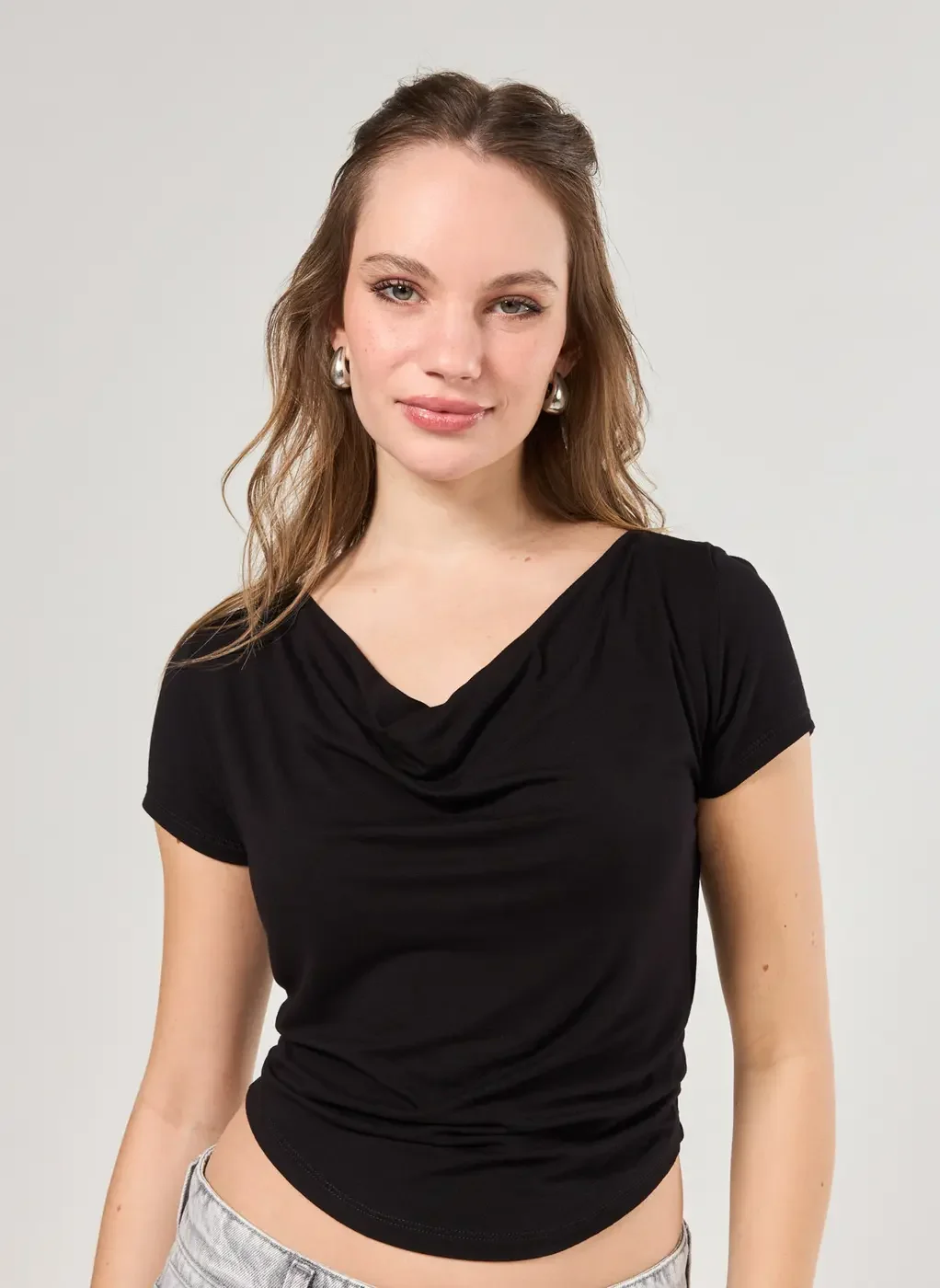 Blusa Preta Decote Degagê