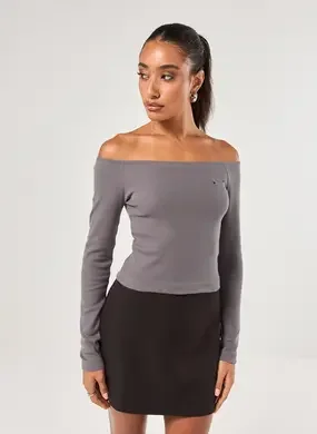 Blusa Ombro A Ombro Com Ilhós