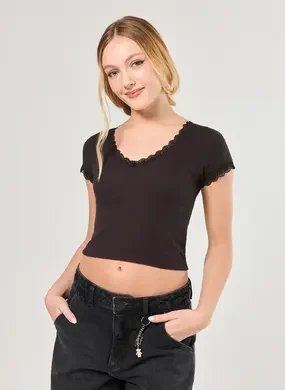 Cropped Preto Detalhes Renda