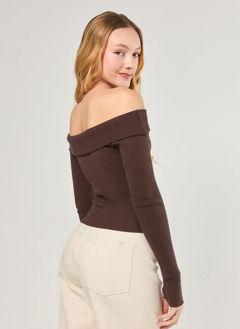 Blusa Manga Longa Ombro A Ombro Marrom