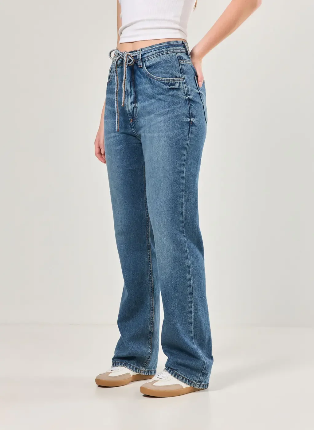 Calça Reta Amarração Em Jeans Circular