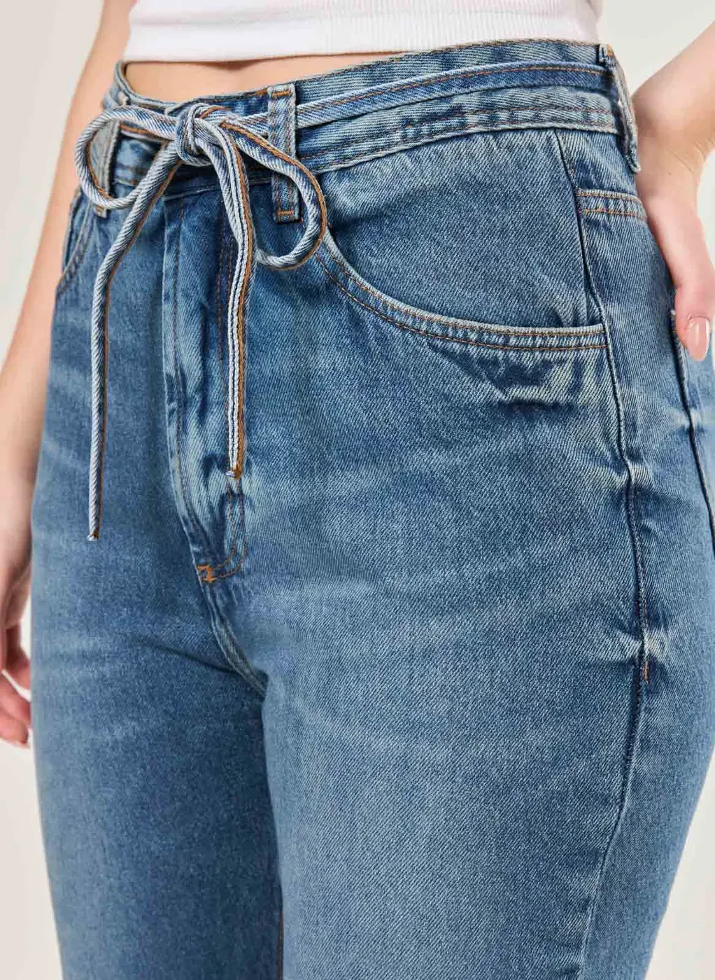 Calça Reta Amarração Em Jeans Circular