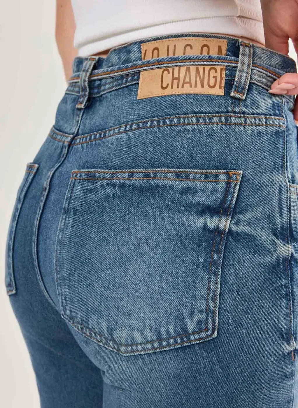 Calça Reta Amarração Em Jeans Circular