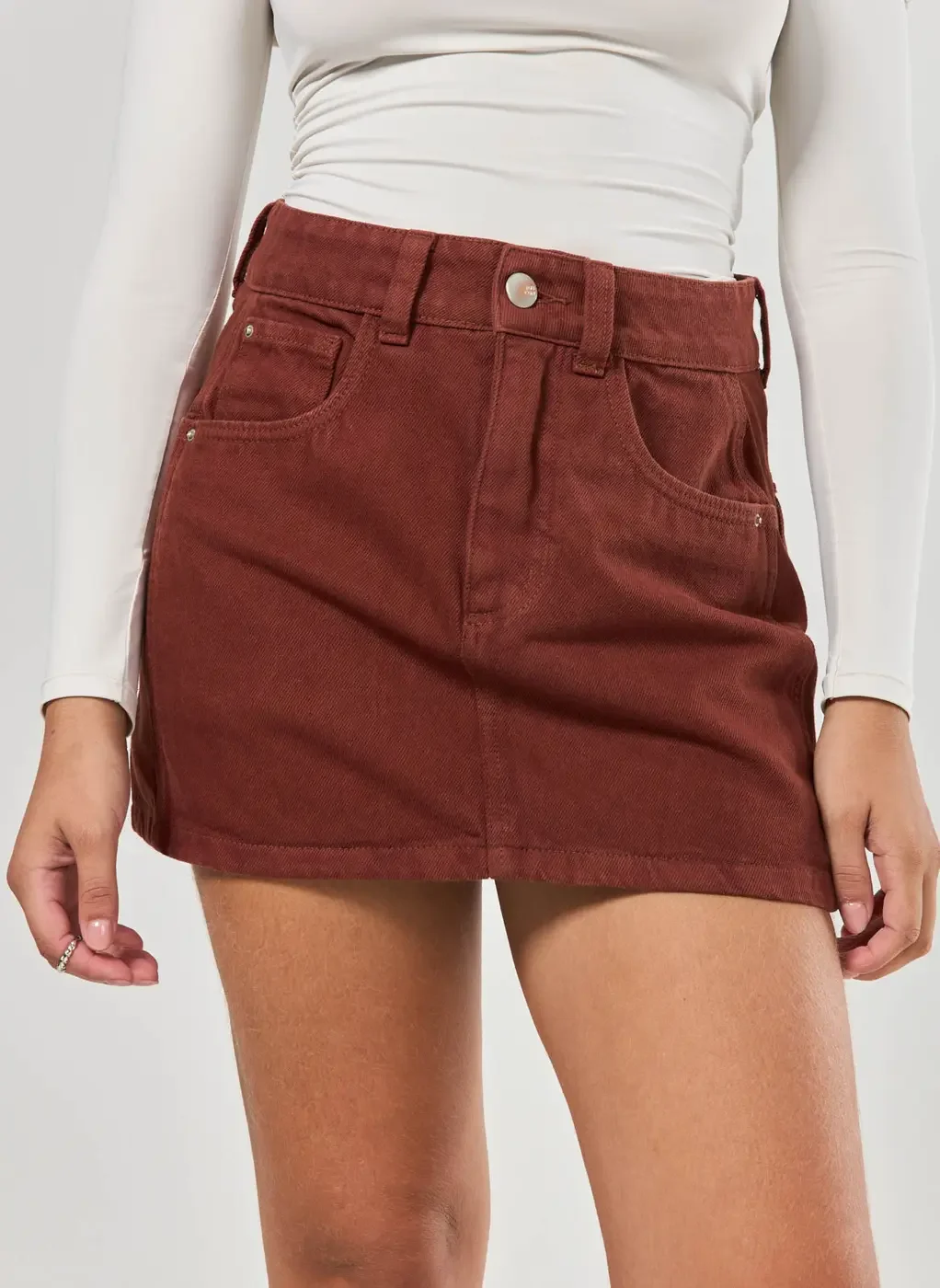 Saia Utilitária Em Sarja Marrom