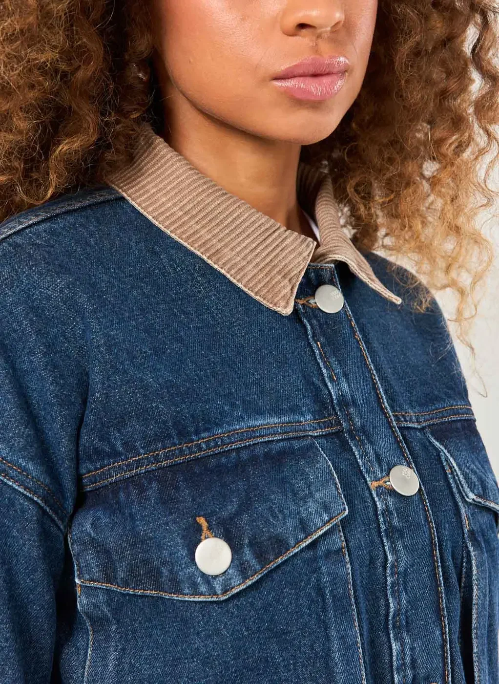 Jaqueta Cropped Jeans Com Cotelê